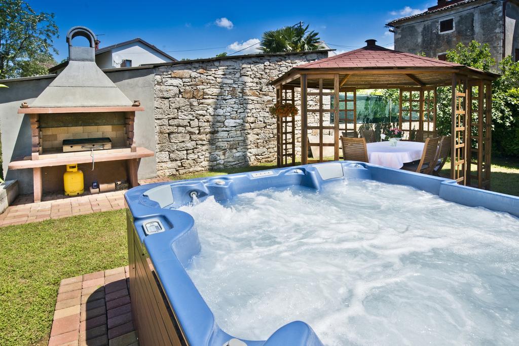 Villas Montrin Kastel Exterior photo