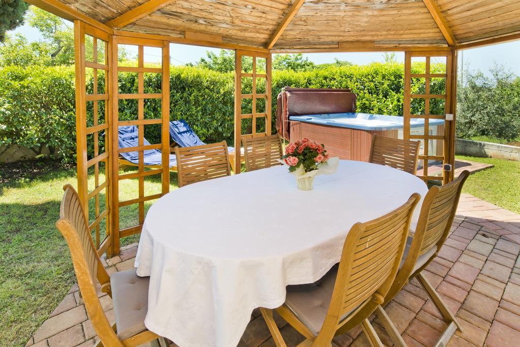 Villas Montrin Kastel Room photo