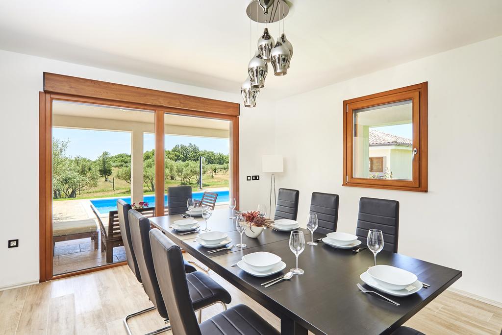 Villas Montrin Kastel Exterior photo