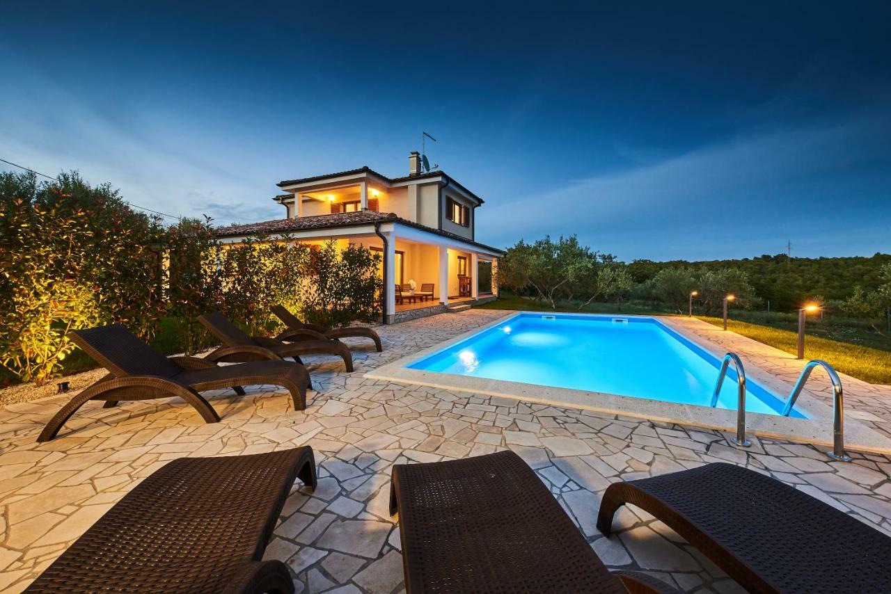 Villas Montrin Kastel Exterior photo